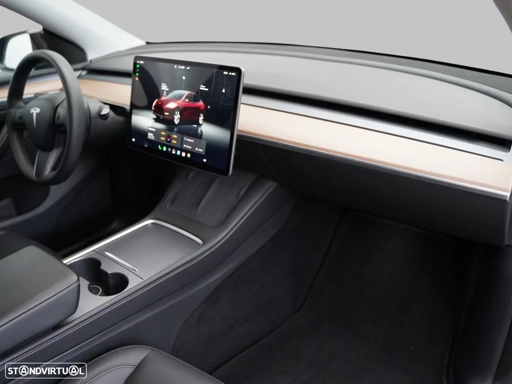 Tesla Model Y Long Range Dual Motor AWD - 11