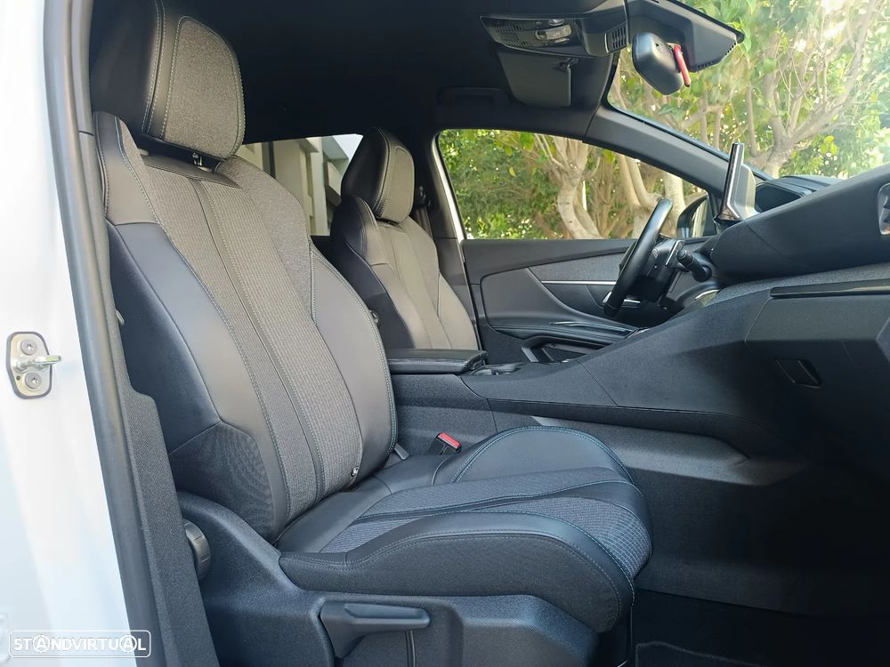 Peugeot 3008 1.6 Hybrid Allure Pack e-EAT8 - 23