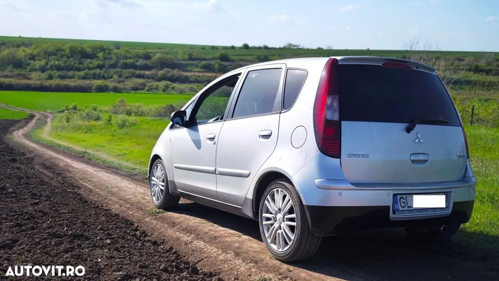 Mitsubishi Colt - 10