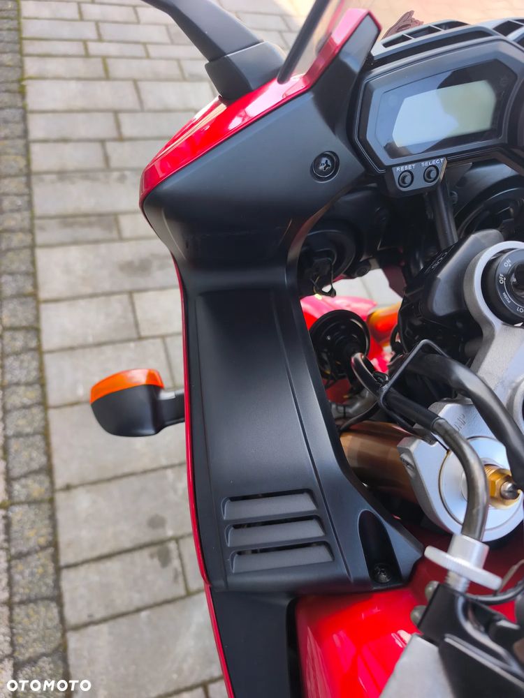Yamaha FZ - 24