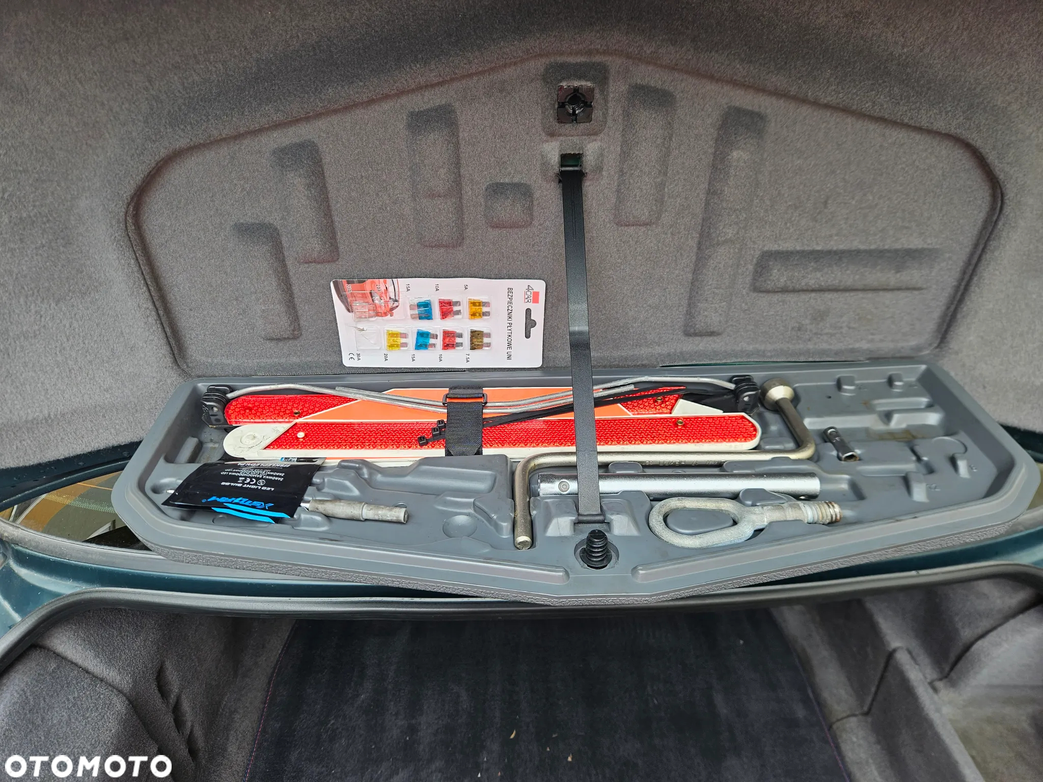 BMW Seria 7 728i - 29