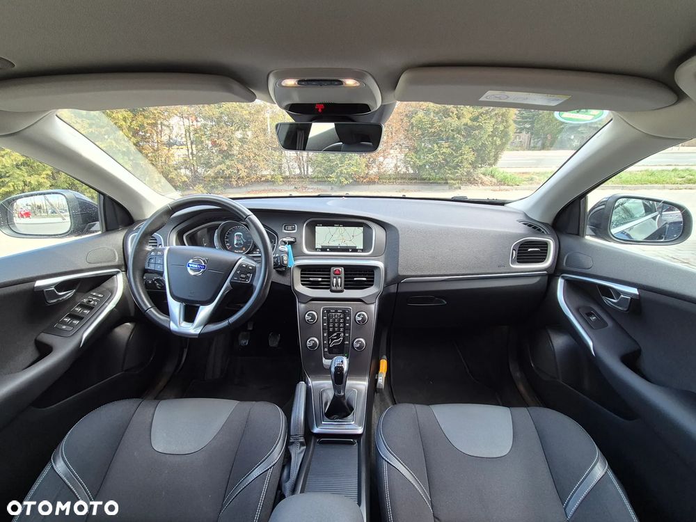 Volvo V40 D2 Momentum - 30