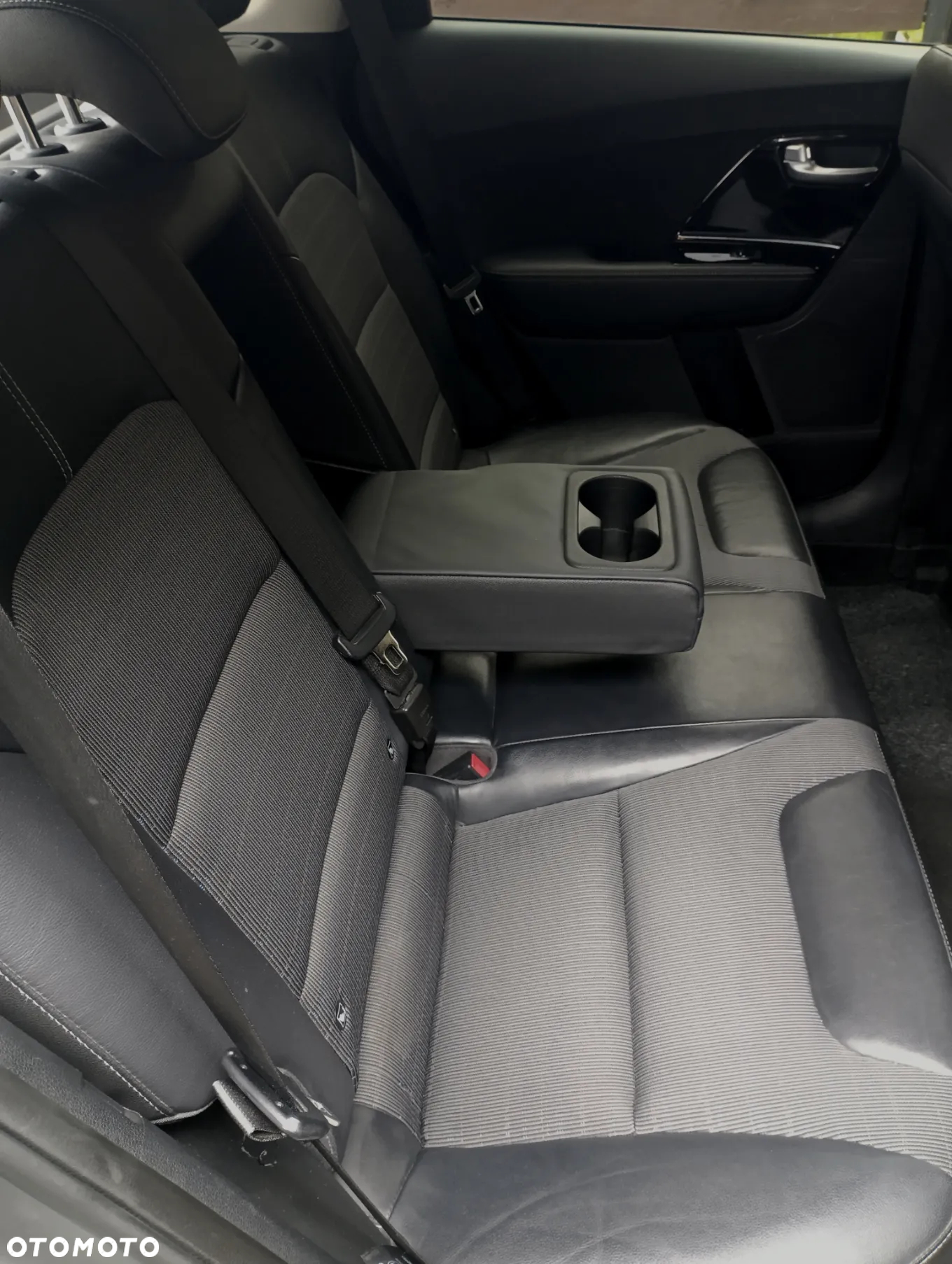 Kia Niro 1.6 GDI Hybrid L - 13