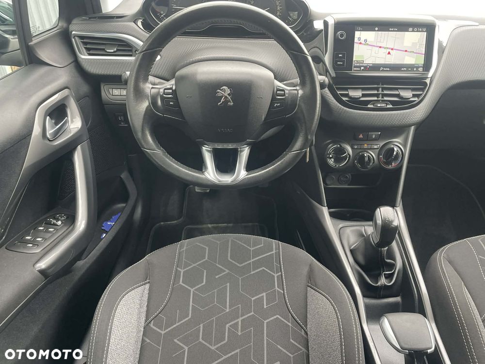 Peugeot 2008 1.2 Pure Tech Allure S&S - 26
