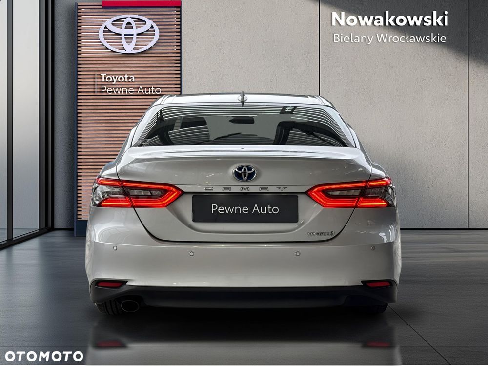 Toyota Camry 2.5 Hybrid Executive CVT - 4