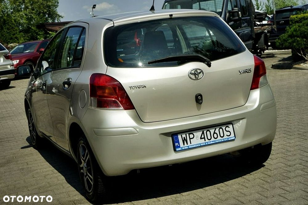 Toyota Yaris - 4