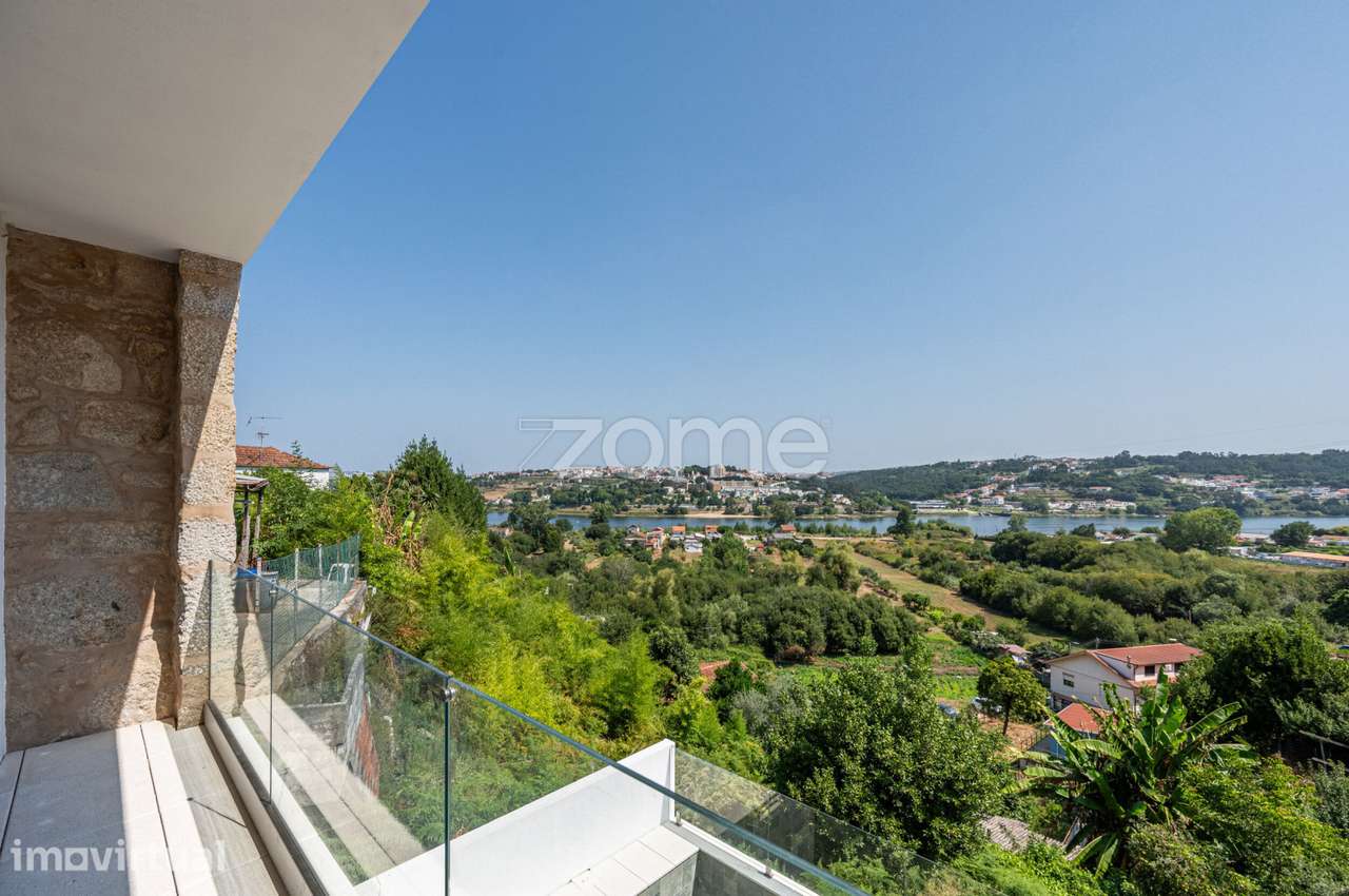 Moradia T3 com piscina e vistas únicas para o Douro, em Avintes - Grande imagem: 2/30