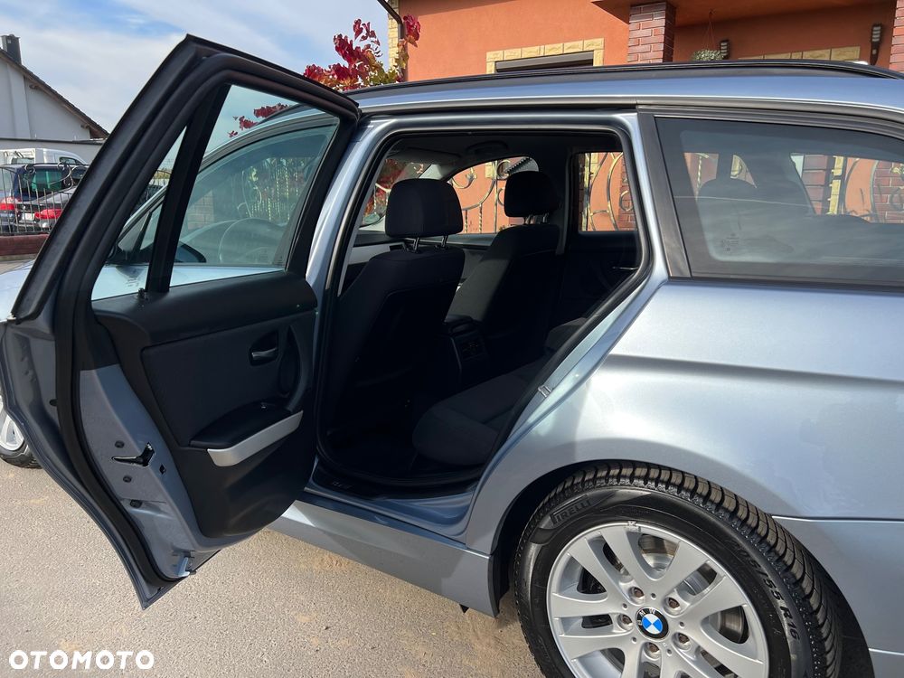 BMW Seria 3 318d DPF Edition Lifestyle - 20
