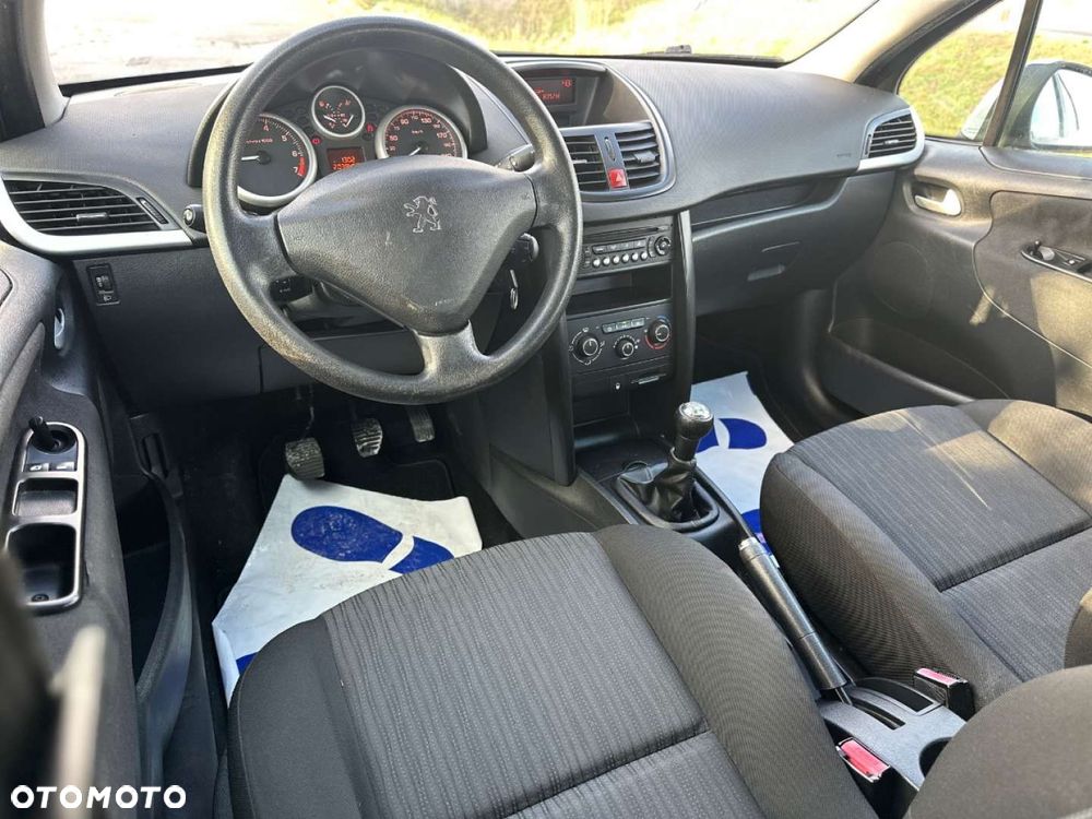 Peugeot 207 - 37