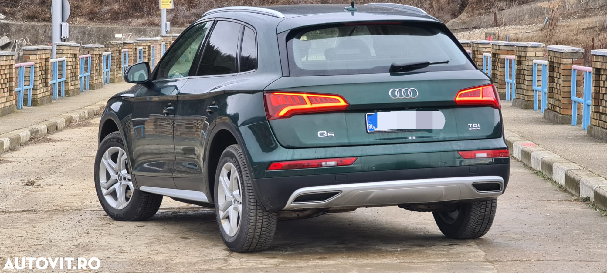 Audi Q5 2.0 40 TDI quattro S tronic Design - 4
