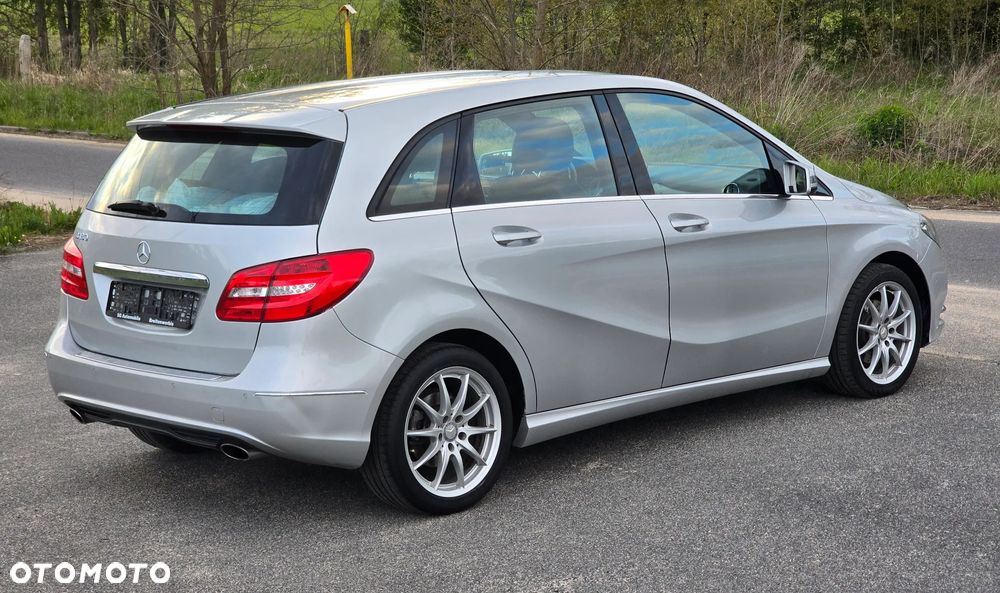 Mercedes-Benz Klasa B 180 BlueEFFICIENCY Edition Style - 6