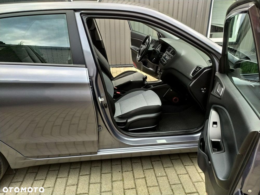 Hyundai i20 - 23