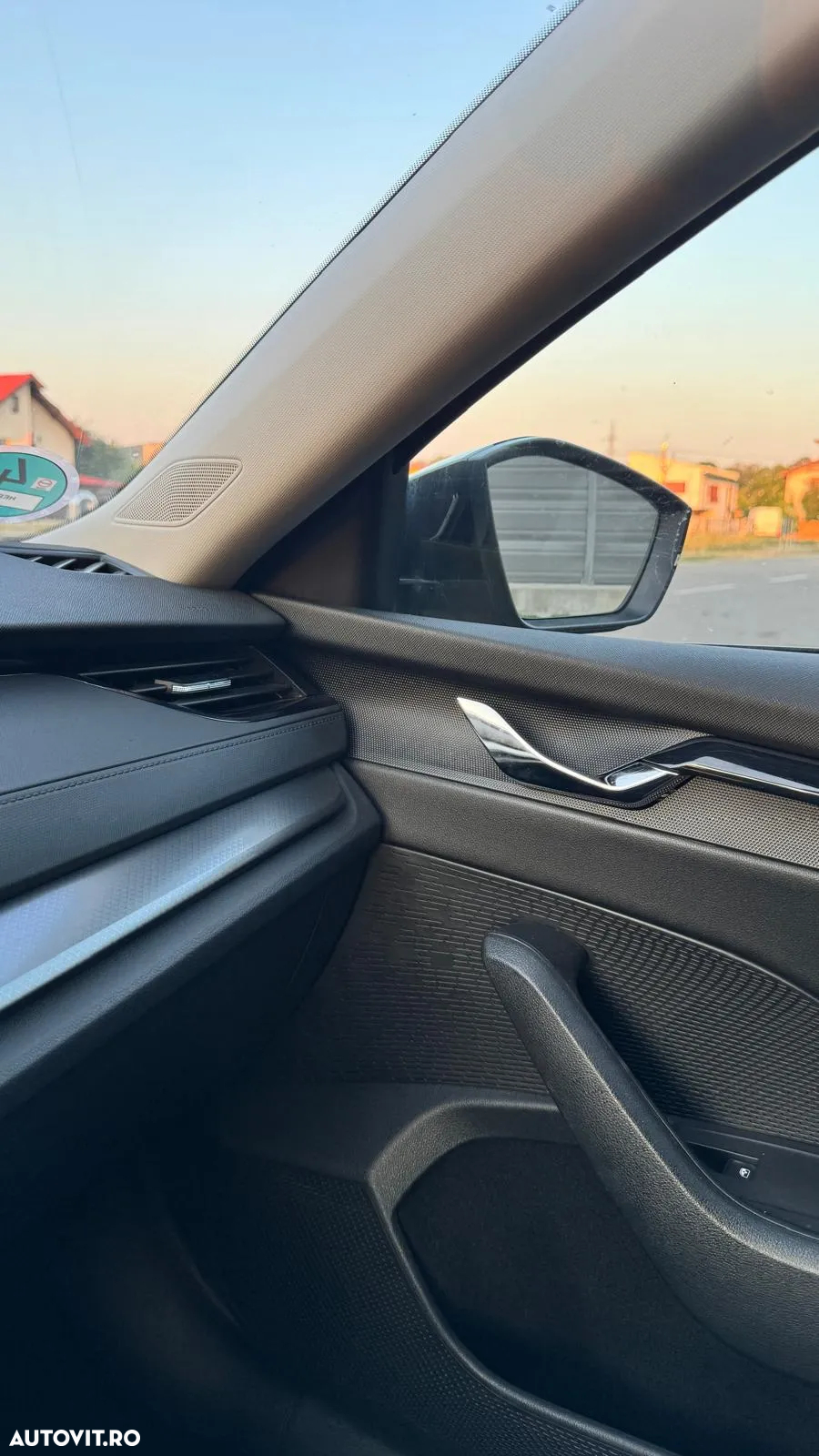 Skoda Octavia Combi 2.0 TDI DSG First Edition - 27