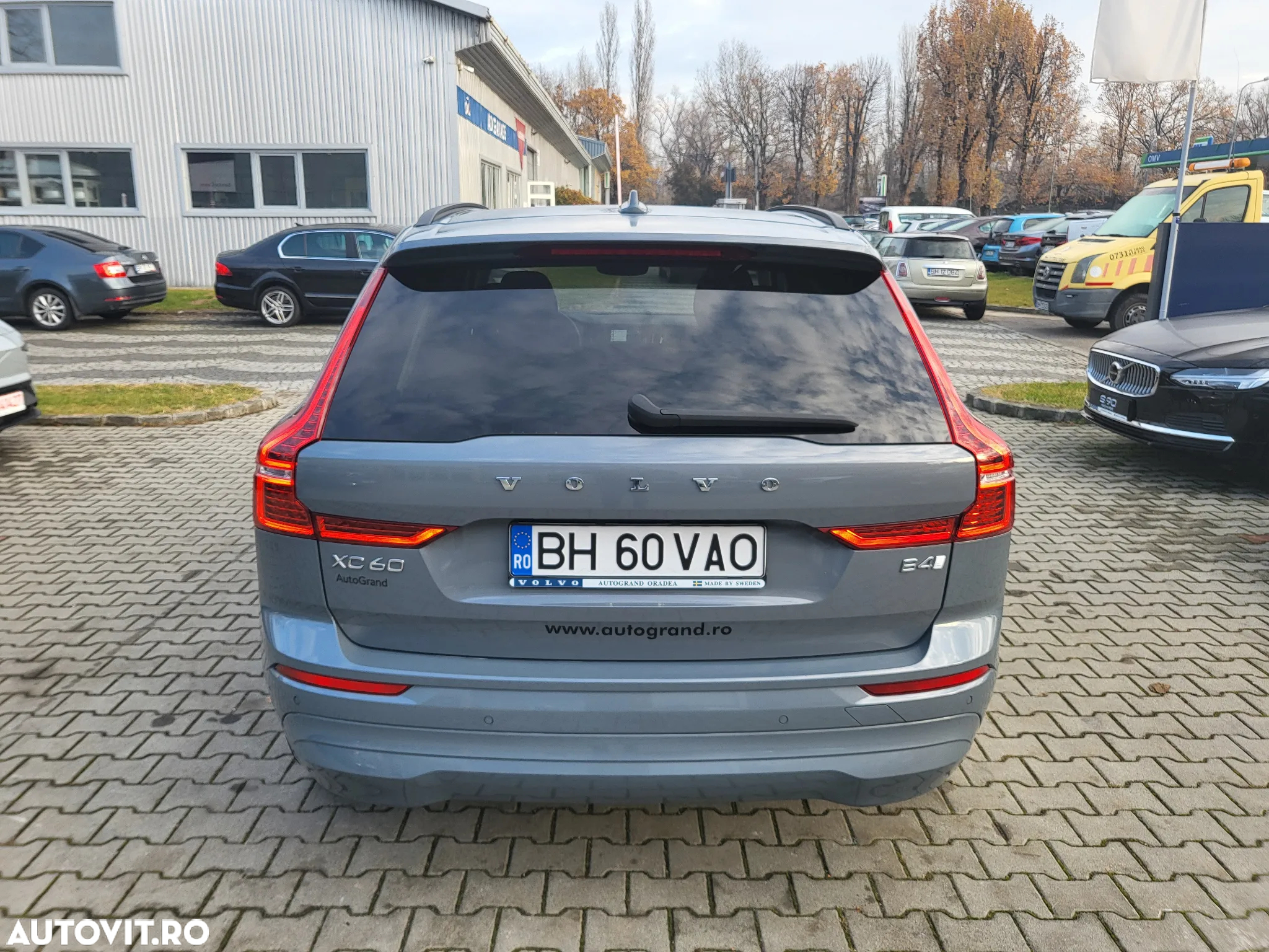 Volvo XC 60 B4 MHEV AT FWD Core - 12