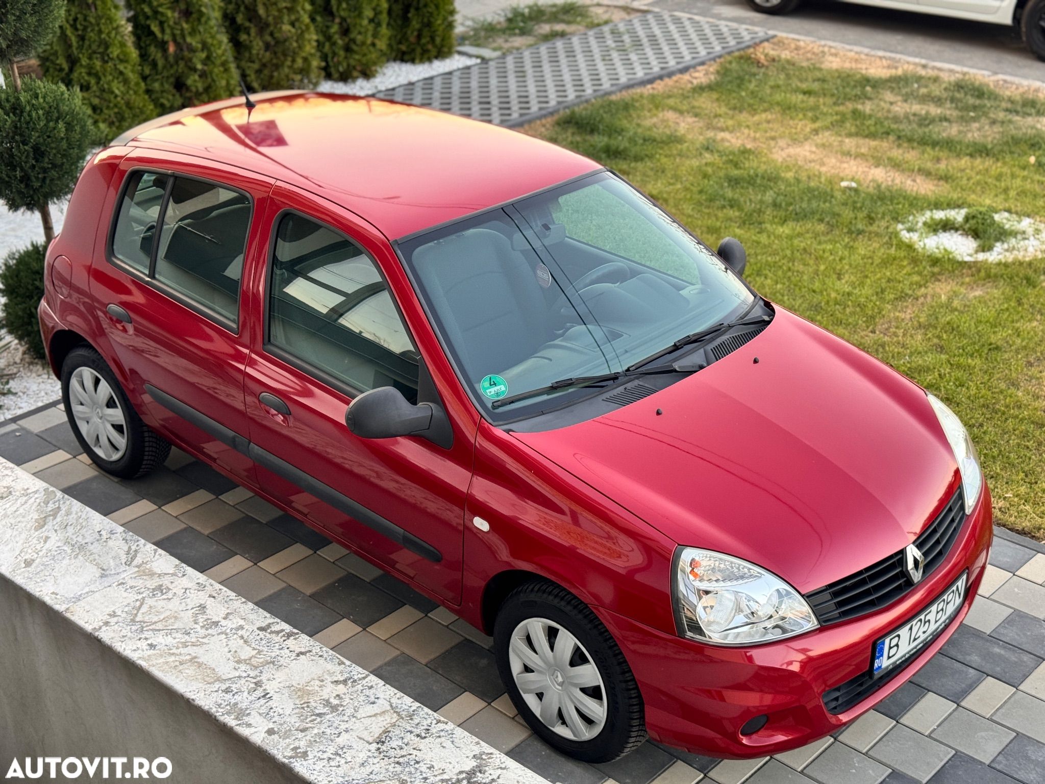 Renault Clio III 1.2 16V Authentique - 1
