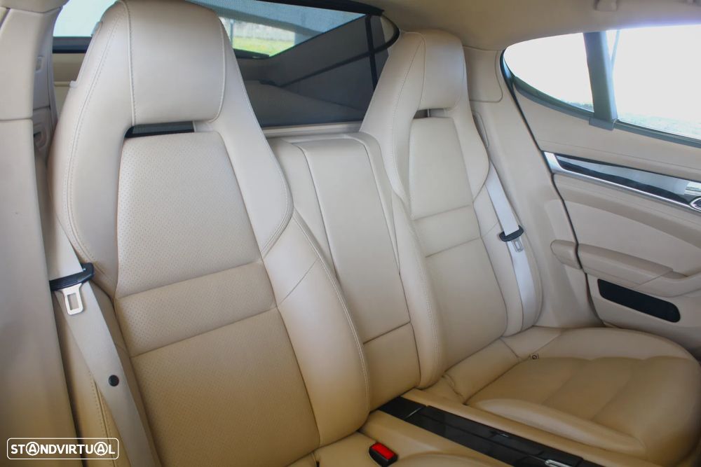 Porsche Panamera Platinum Edition - 39