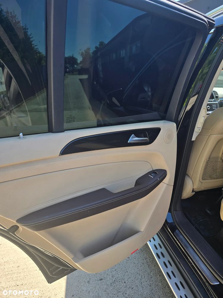 Mercedes-Benz GLS 350 d 4-Matic - 27