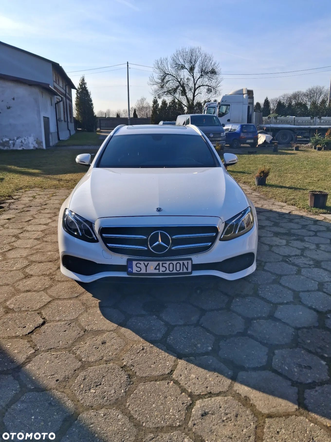 Mercedes-Benz Klasa E 200 4Matic T 9G-TRONIC AMG Line - 1