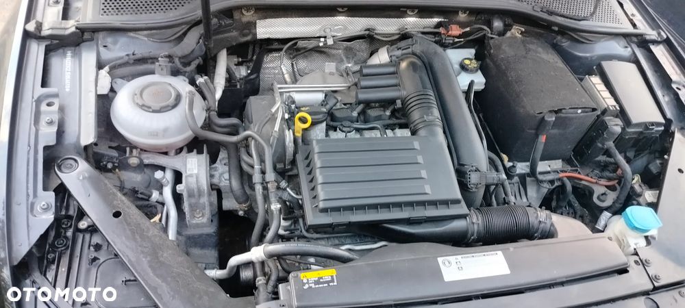 Volkswagen Passat - 11