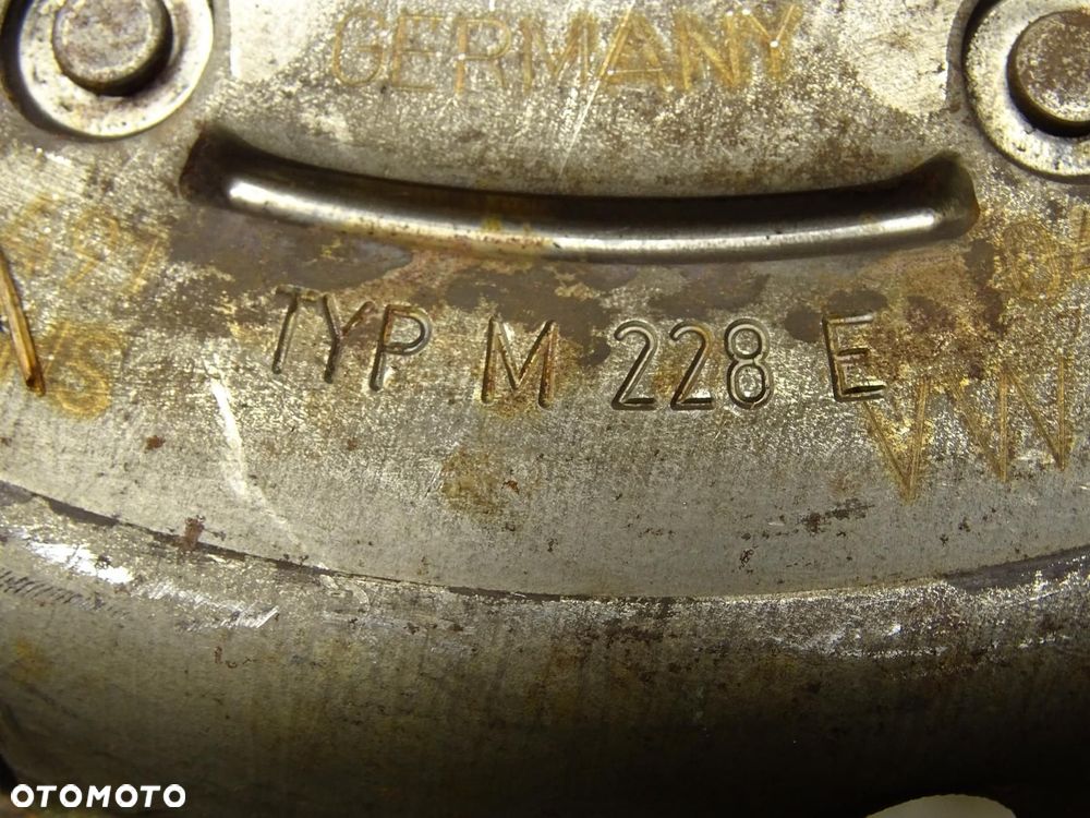 SPRZĘGŁO DWUMASOWE KOMPLET 04L141031C 1.6 TDI CLH AUDI A3 8V GOLF VII - 13