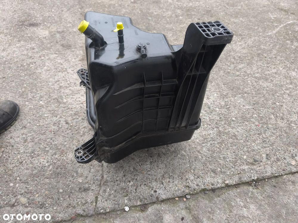 Zbiornik adblue A9104700000 Mercedes-Benz Sprinter w907 A9104700000 a0994711400 - 3