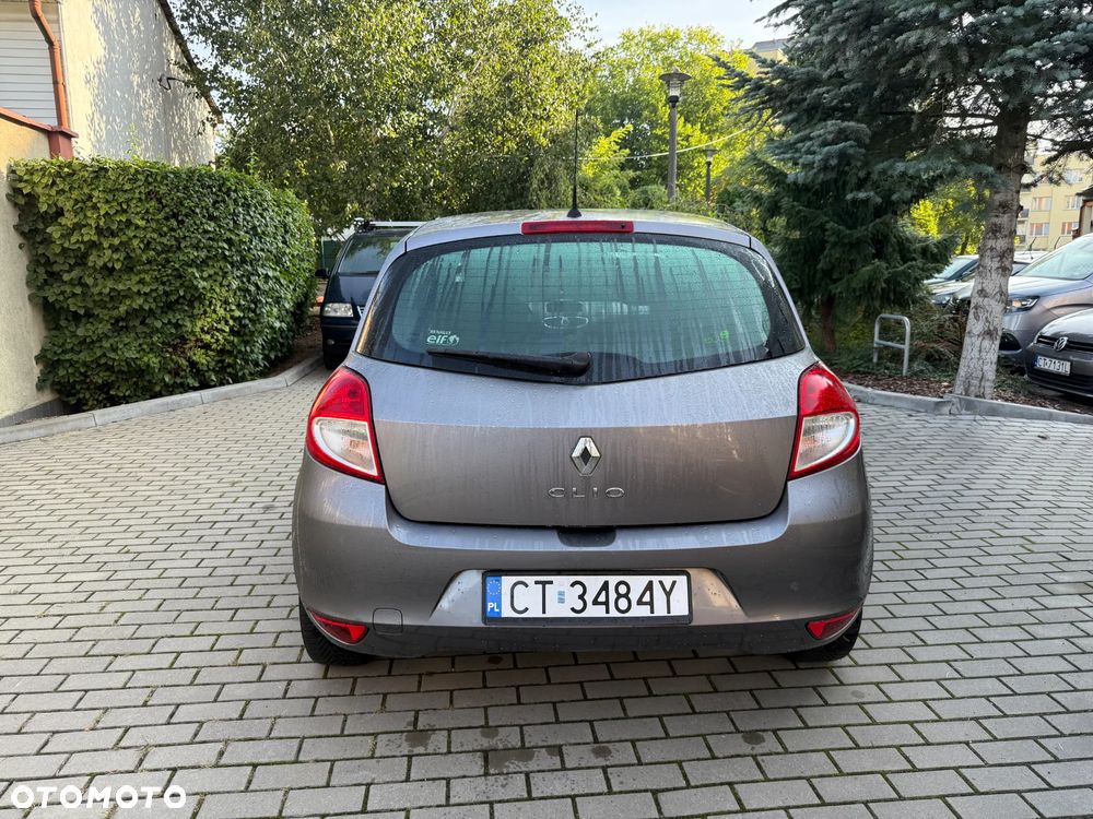 Renault Clio - 18
