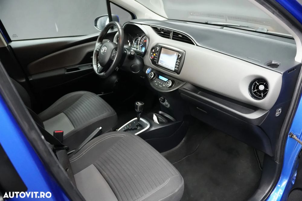 Toyota Yaris - 10