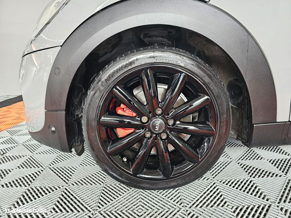 MINI 5 Portas Cooper SD Auto Desportiva - 9