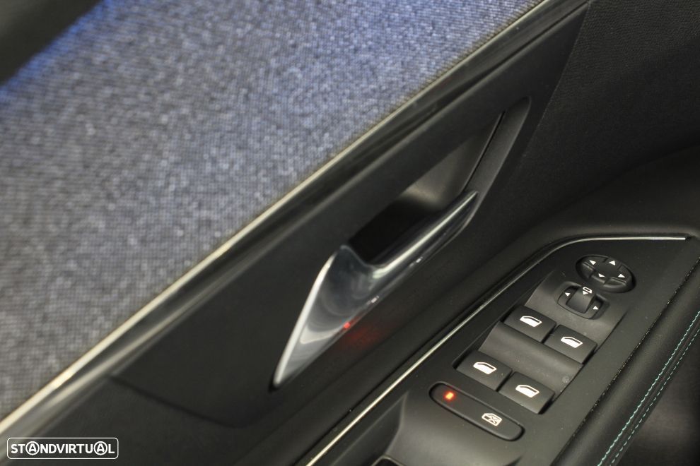 Peugeot 5008 1.2 PureTech Allure Pack - 25