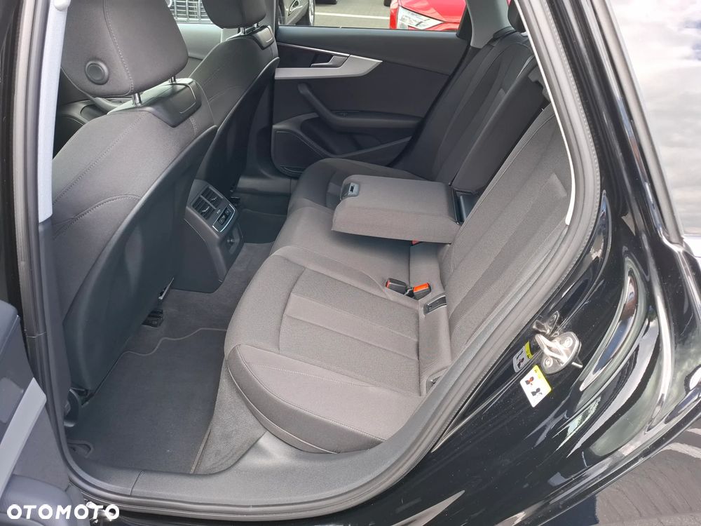 Audi A4 Avant 35 TFSI mHEV S tronic - 11