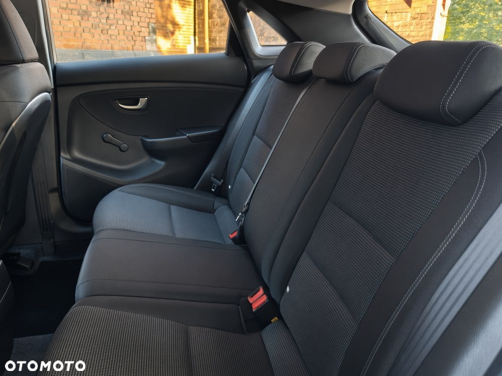 Hyundai i30 1.4 Passion - 11