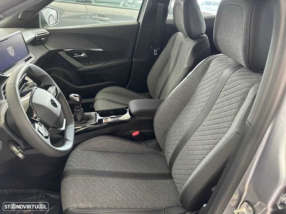 Peugeot 2008 1.2 PureTech Allure - 11