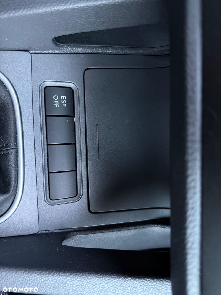 Volkswagen Golf 1.6 Comfortline - 33