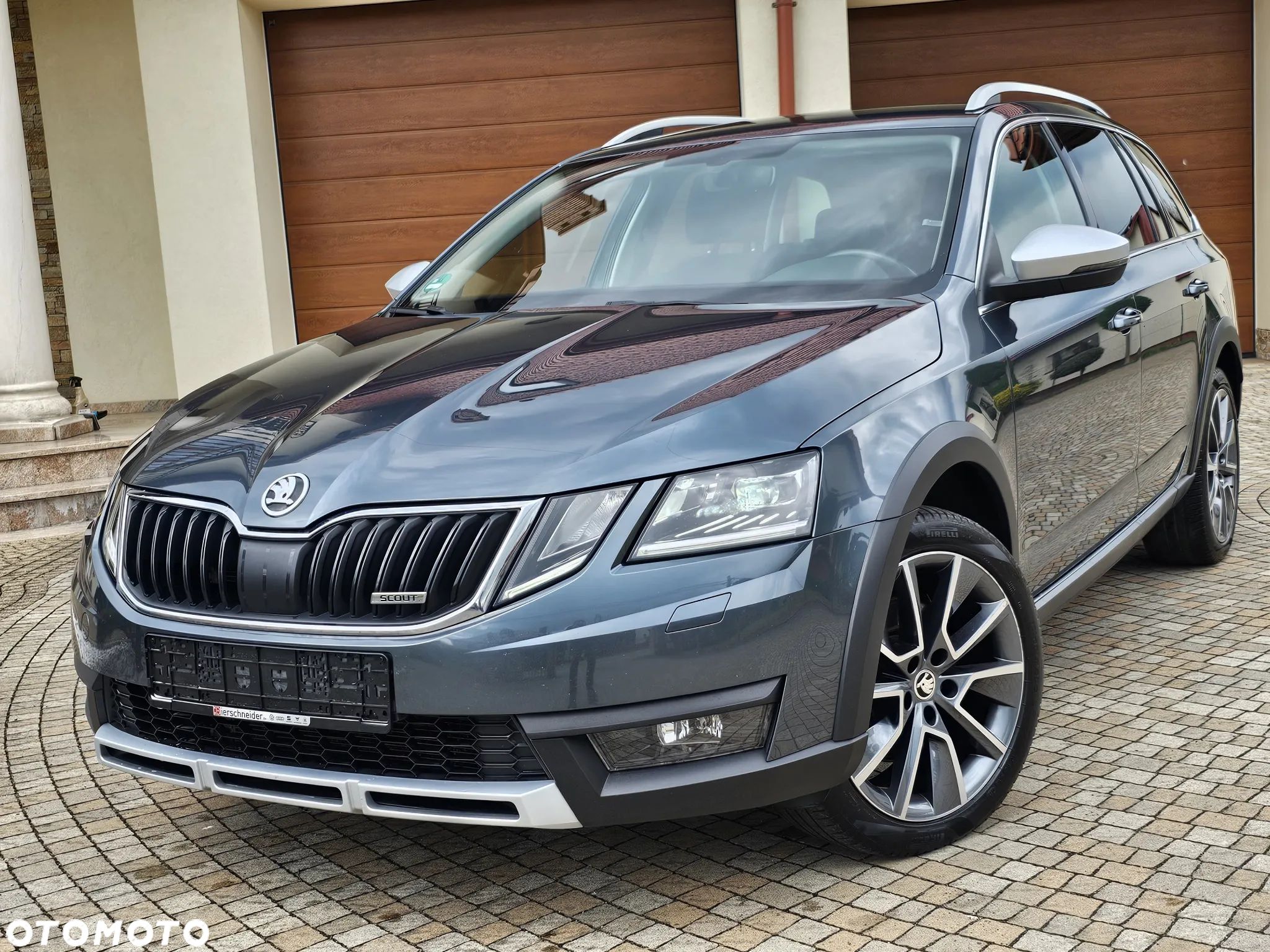 Skoda Octavia Combi 2.0 TDI 4x4 DSG Scout - 1