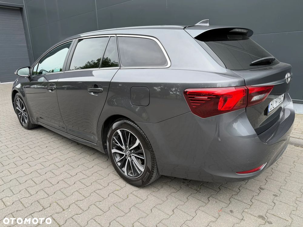 Toyota Avensis 1.8 Prestige - 4