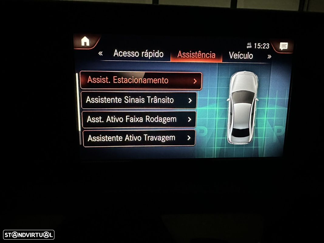 Mercedes-Benz A 250 Limousine e AMG Line - 24