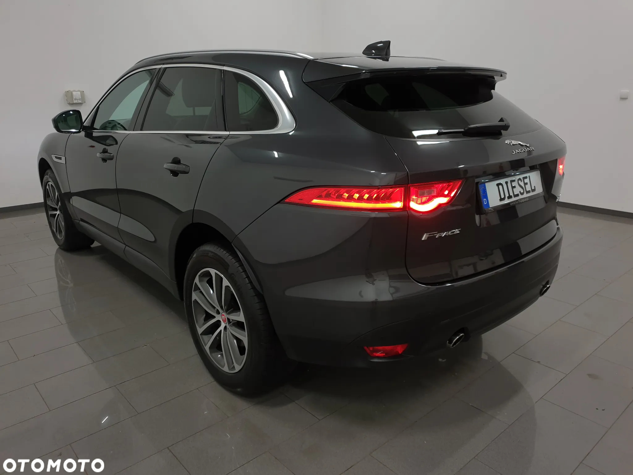 Jaguar F-Pace 2.0 i4D AWD R-Sport - 6