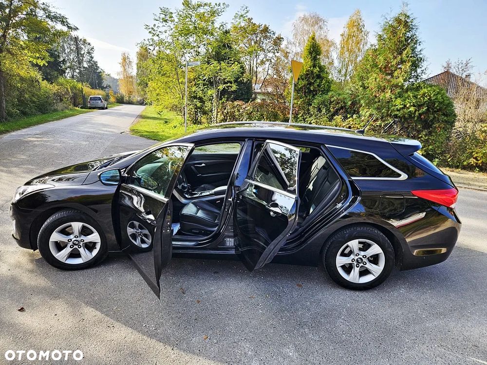 Hyundai i40 i40cw 1.7 CRDi Automatik Fifa World Cup Edition Silver - 18
