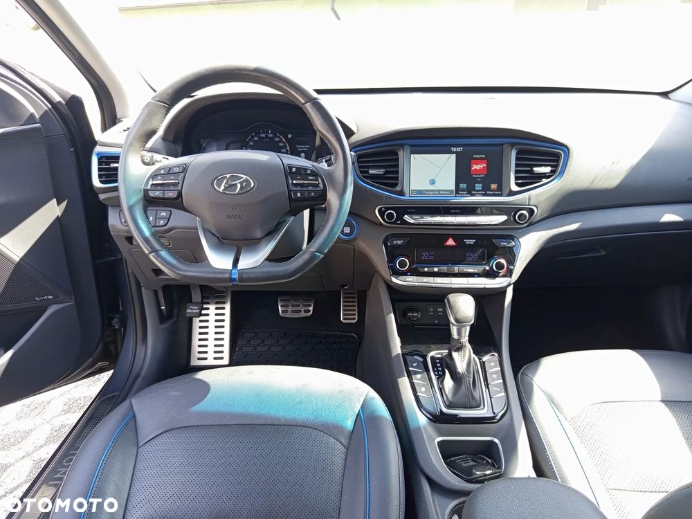 Hyundai IONIQ - 11