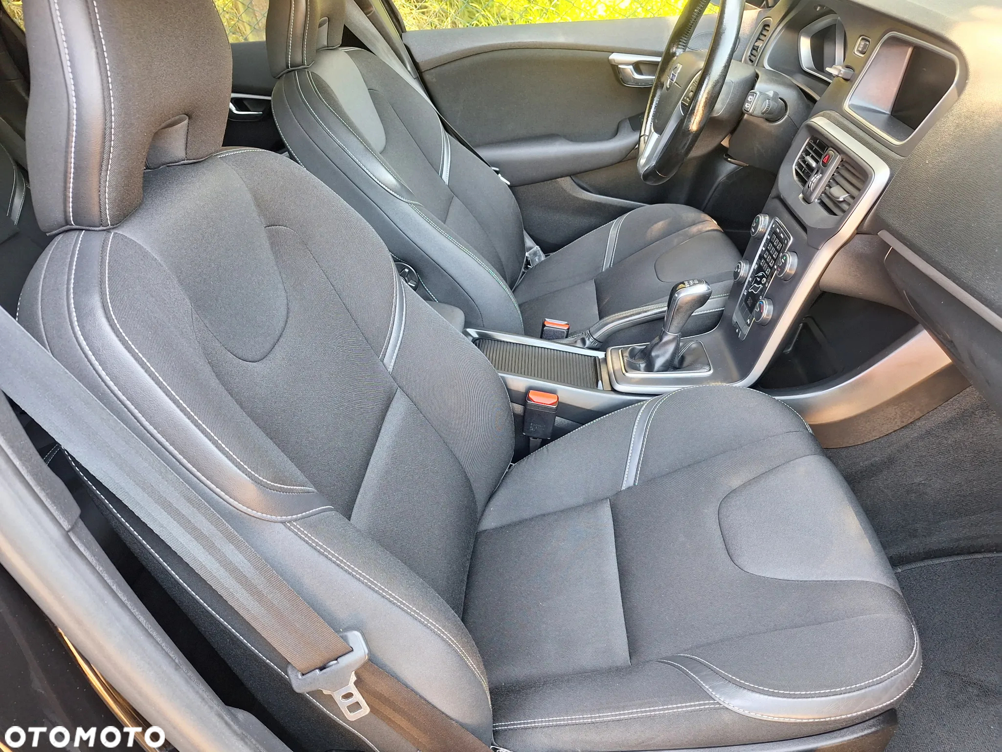 Volvo V40 D2 Summum - 32