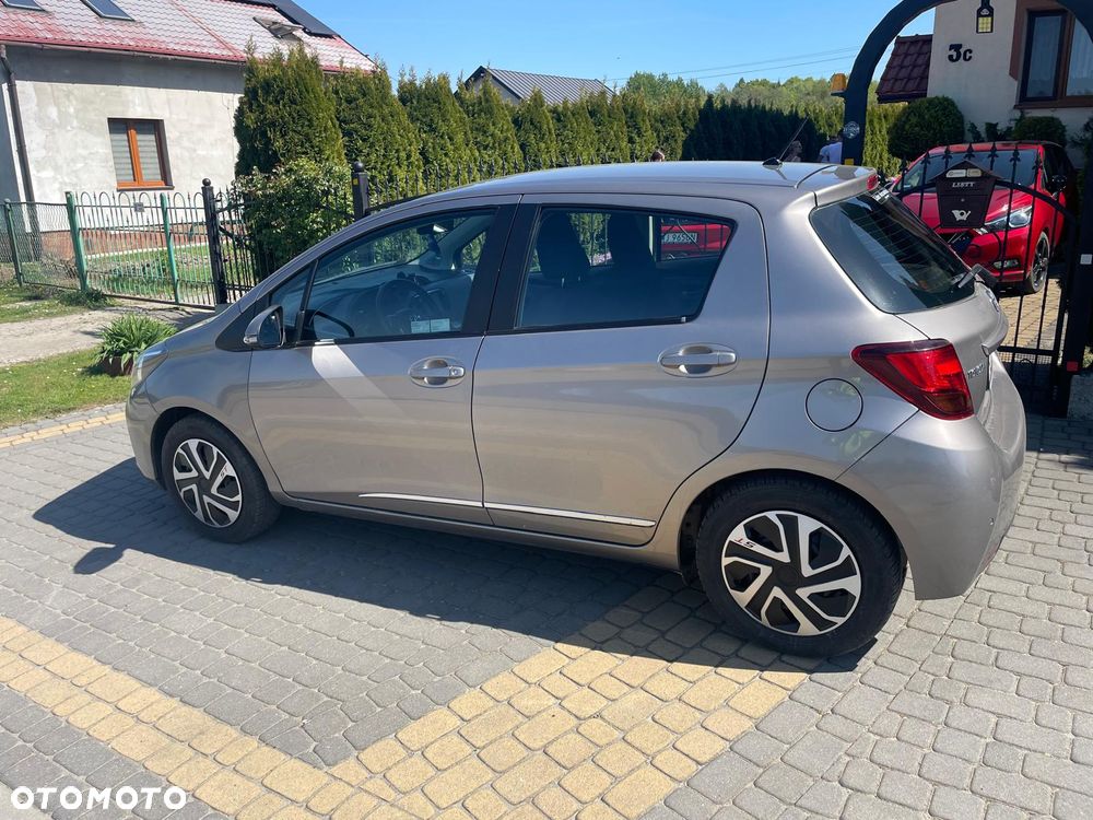 Toyota Yaris 1.33 Active EU6 - 16