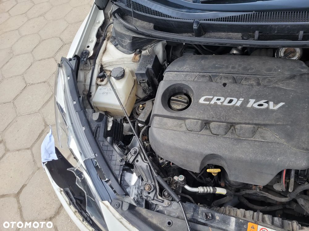 Hyundai i30 blue 1.6 CRDi YES Gold - 16