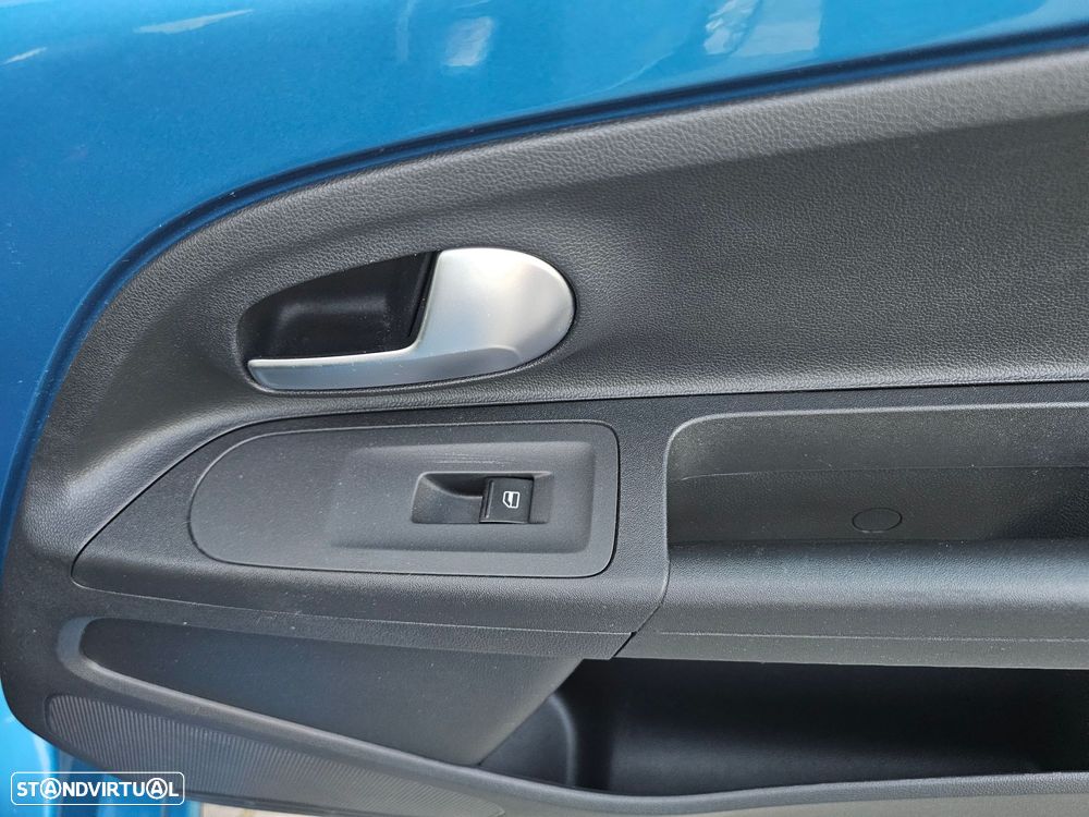 VW Up! 1.0 Move Color - 16