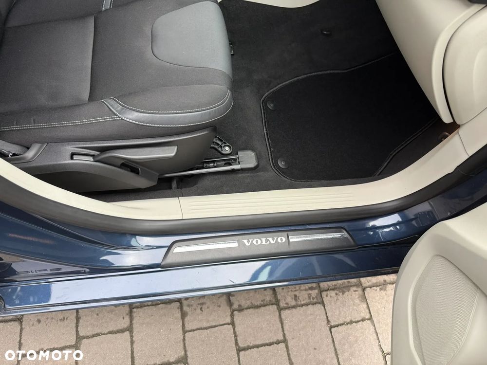 Volvo V40 D4 Drive-E Momentum - 18