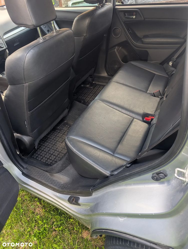 Subaru Forester 2.0XT Platinum Lineartronic - 16