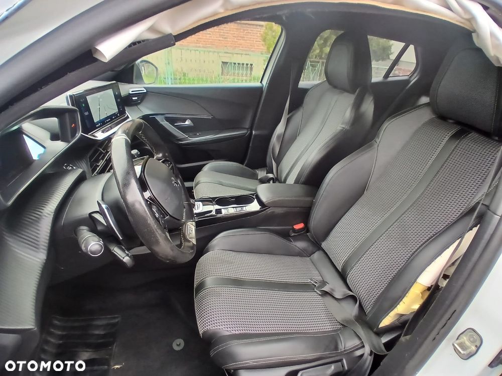 Peugeot 2008 1.2 PureTech GT S&S EAT8 - 33