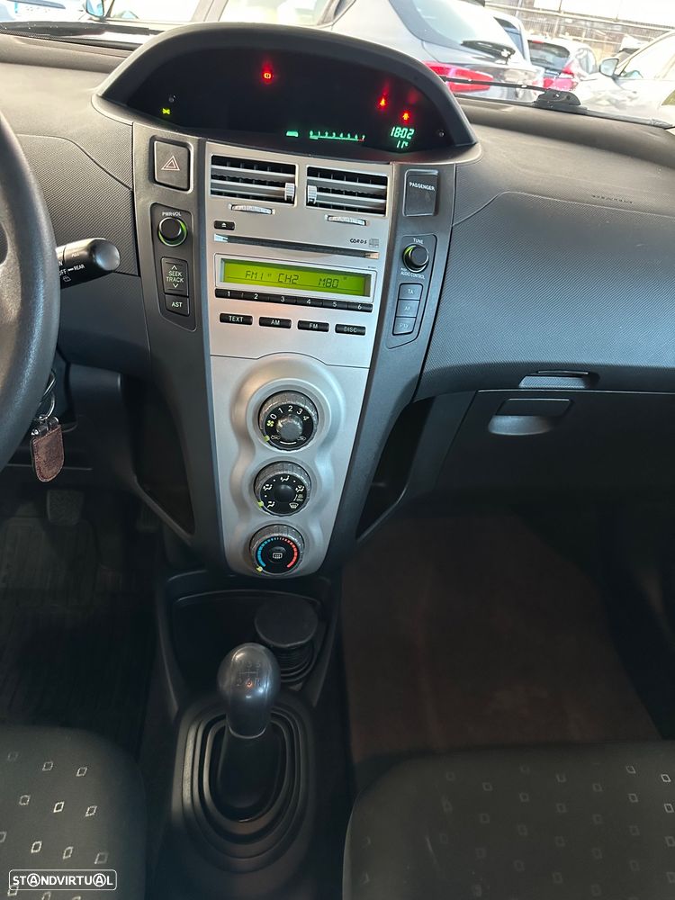 Toyota Yaris 1.0 VVT-i AC Manual+VSC - 10