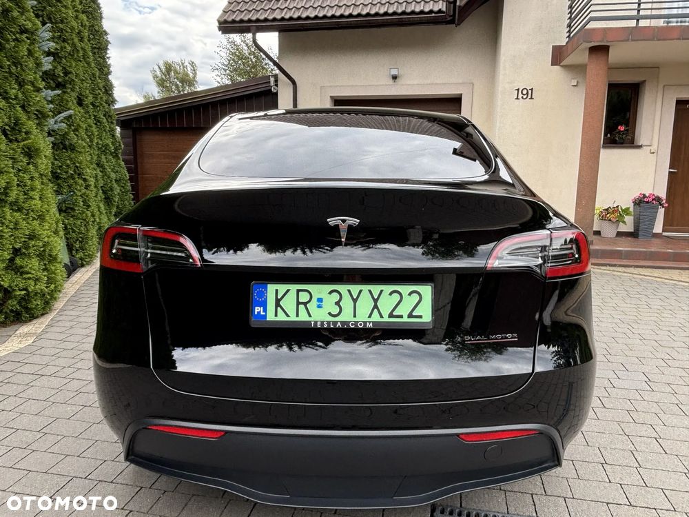Tesla Model Y - 5