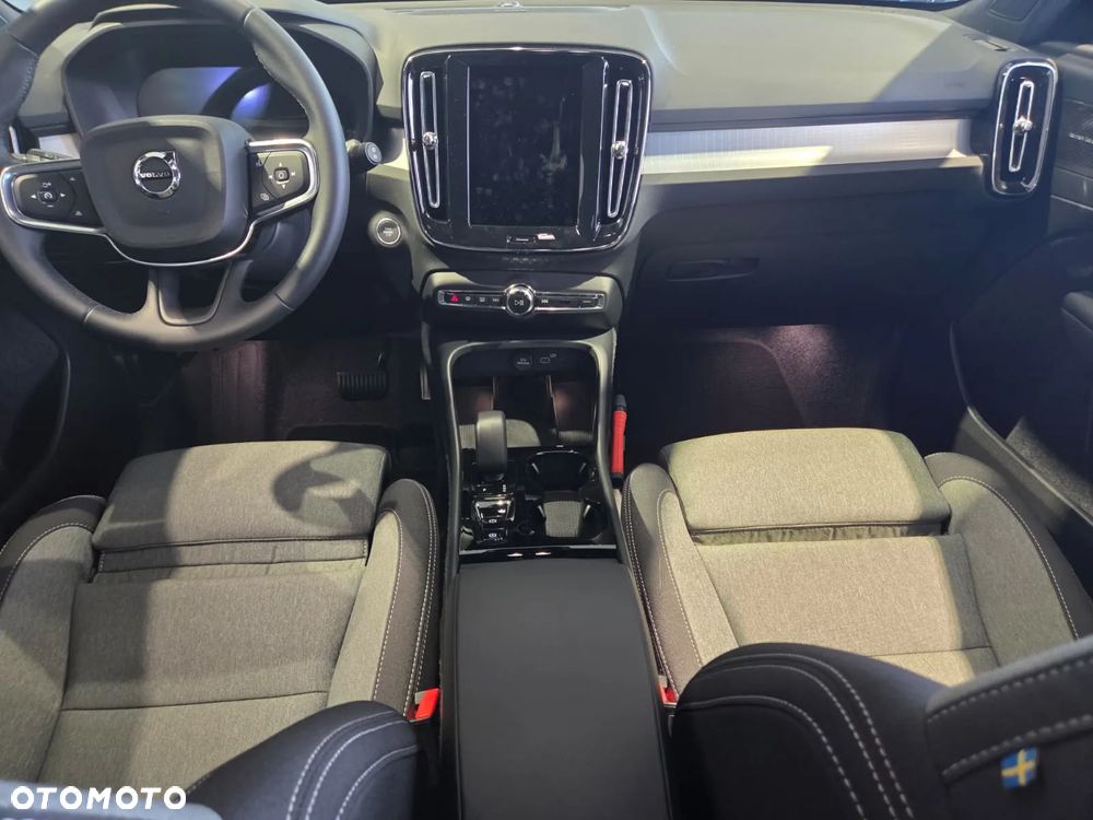 Volvo XC 40 B4 Plus Black Edition - 20