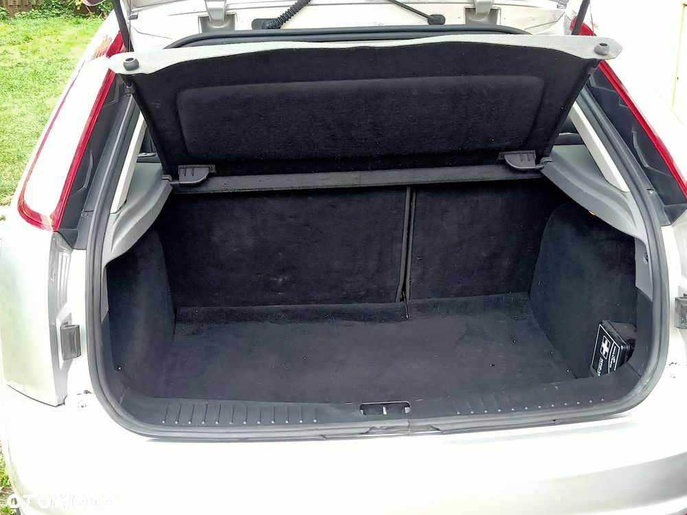 Ford Focus 1.6 Trend - 14